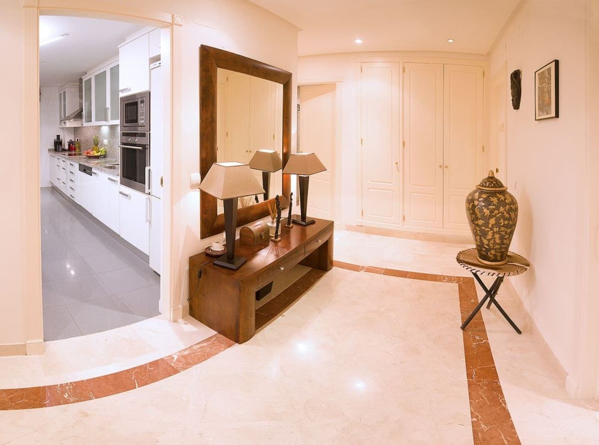 Ground Floor Apartment in Nueva Andalucía — photo 9 of 10