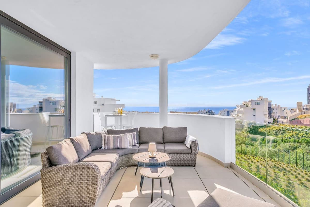 Middle Floor Apartment in Fuengirola — photo 1 of 10