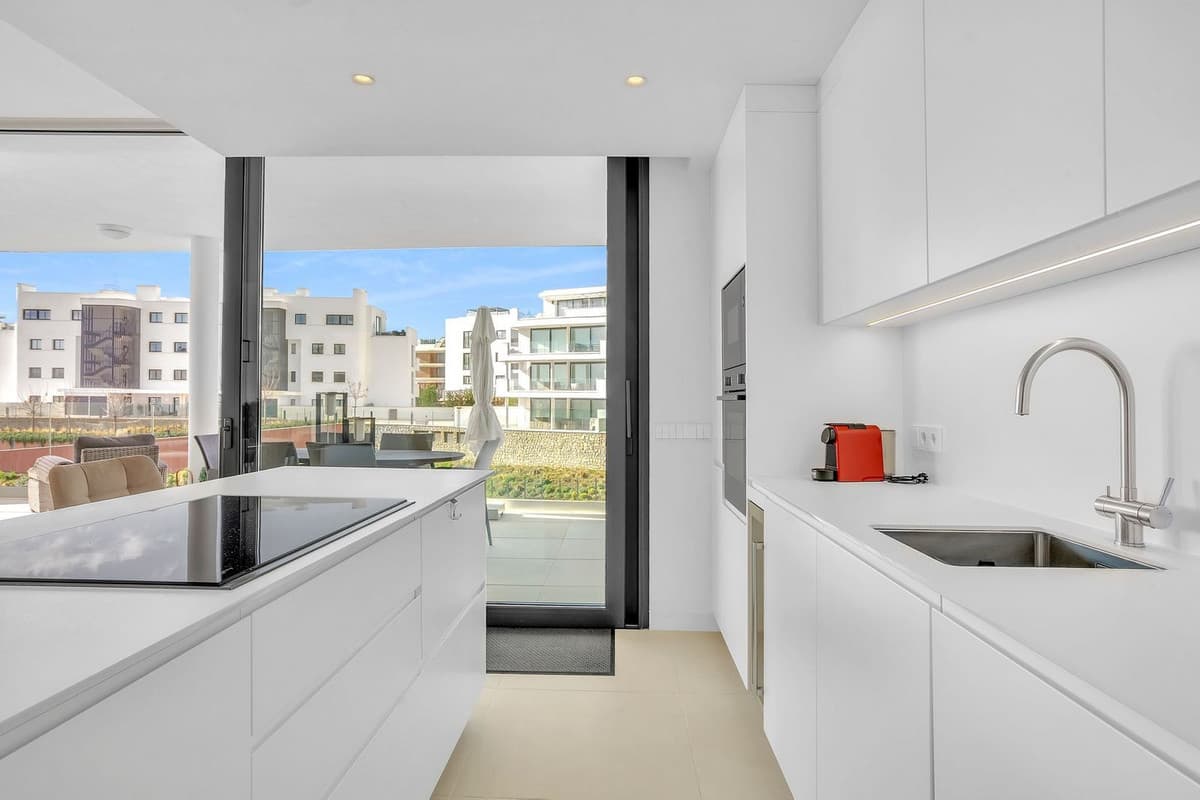 Middle Floor Apartment in Fuengirola — photo 8 of 10