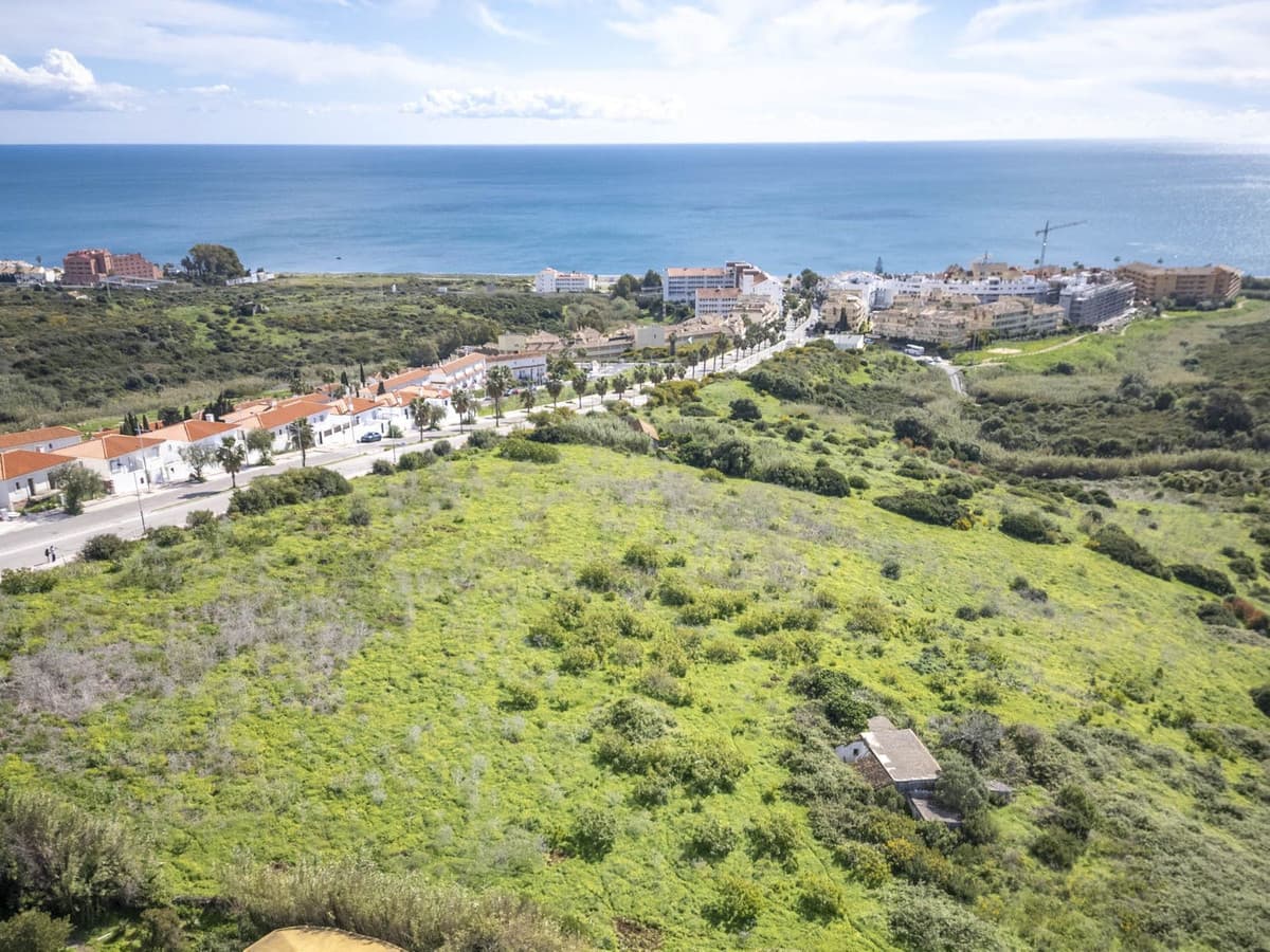 Land with Ruin in La Duquesa — photo 3 of 10