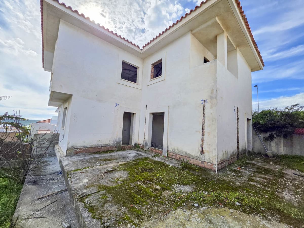 Semi-Detached House in La Duquesa — photo 4 of 10