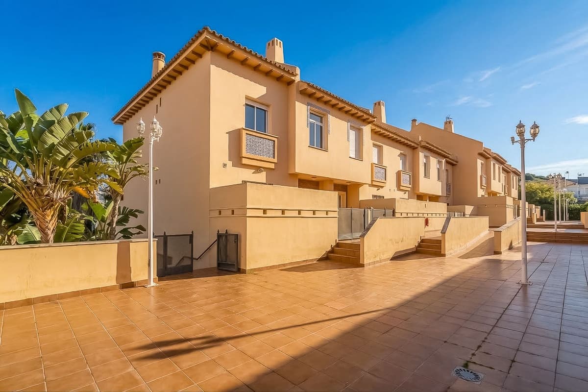 Townhouse in Calahonda — photo 7 of 10