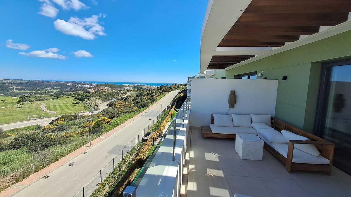 Middle Floor Apartment in Calanova Golf — photo 2 of 10