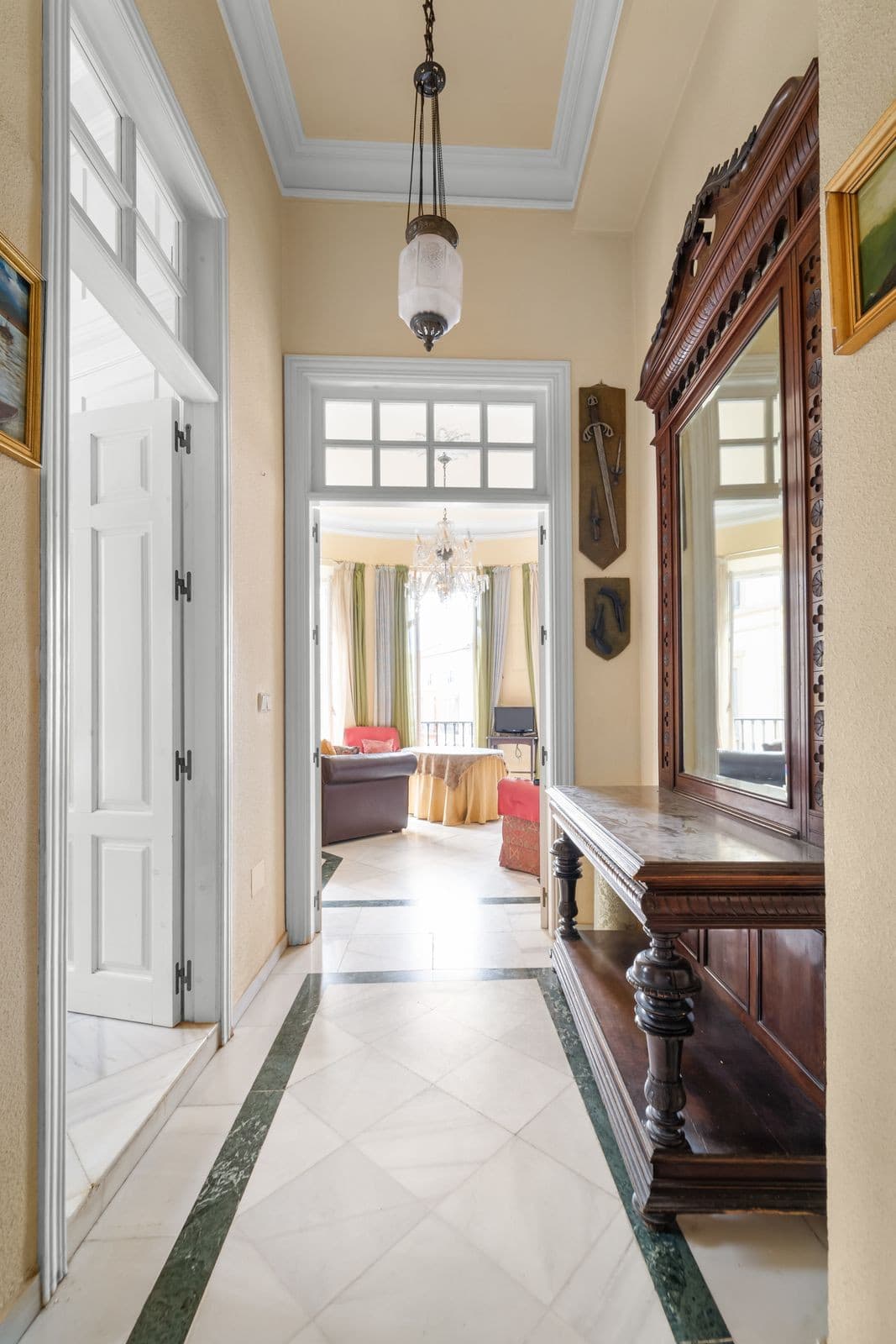 Middle Floor Apartment in Málaga Centro — photo 5 of 10