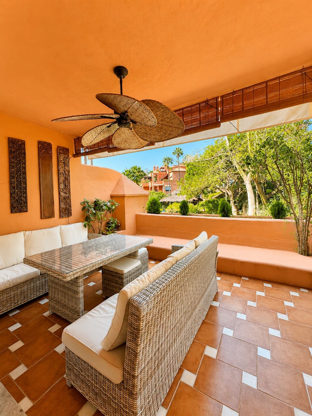 Middle Floor Apartment in Guadalmina Baja — photo 3 of 10