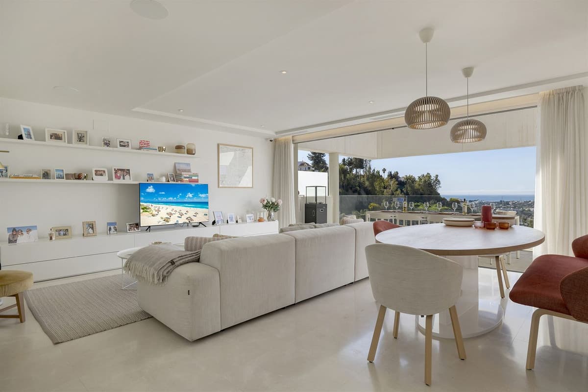 Penthouse Duplex in Nueva Andalucía — photo 6 of 10