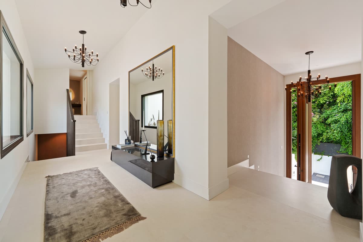 Detached Villa in Nueva Andalucía — photo 2 of 10