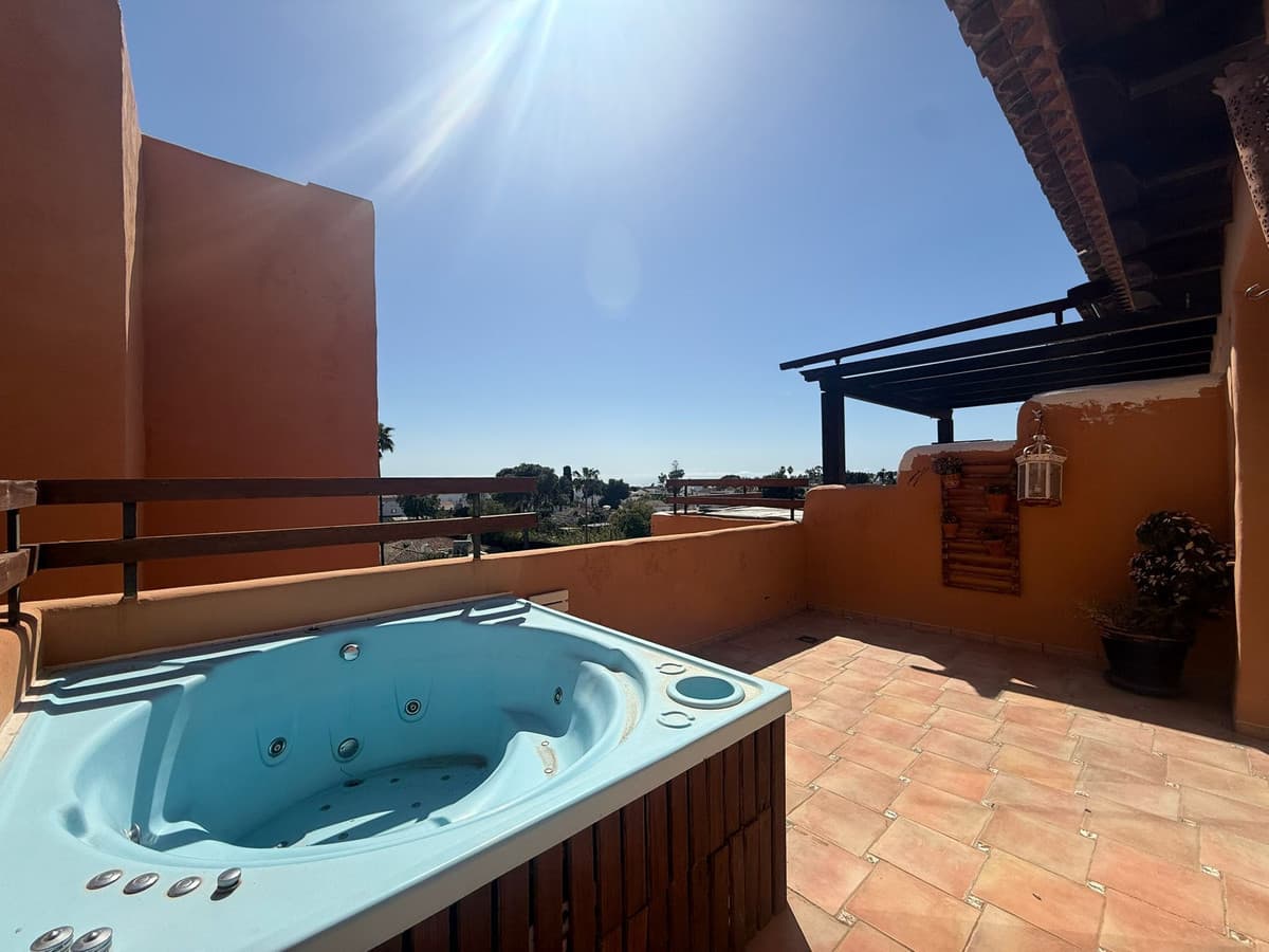 Duplex in Estepona — photo 2 of 10