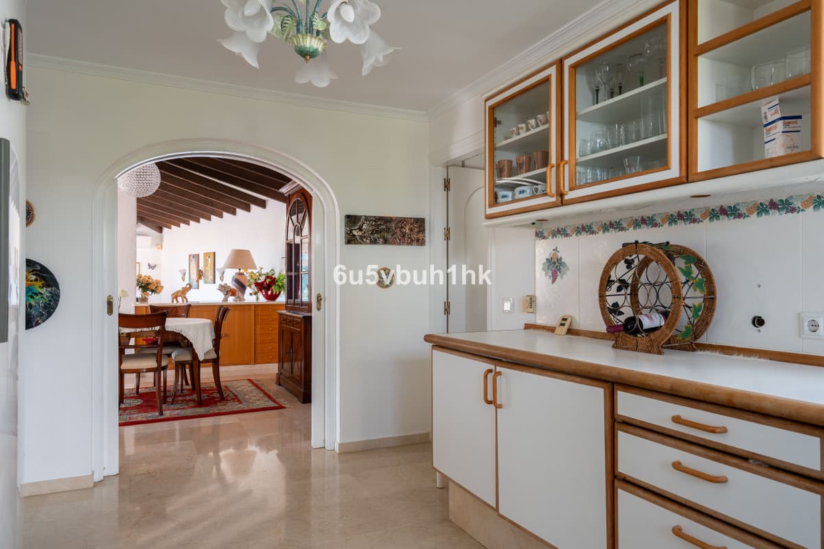 Detached Villa in Calahonda — photo 9 of 10