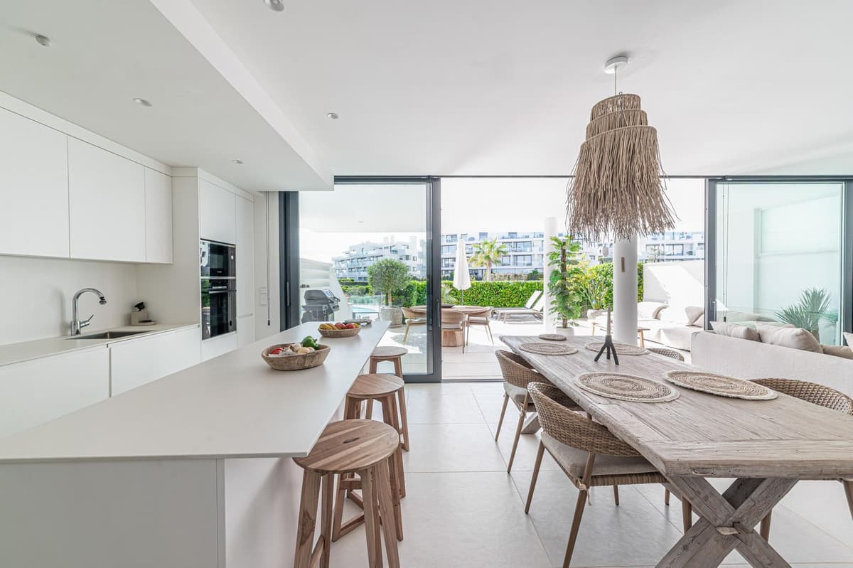 Ground Floor Apartment in Higueron — photo 1 of 10