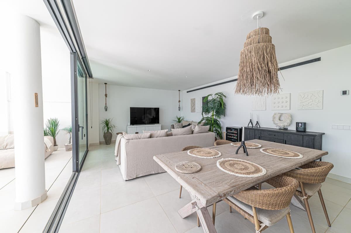 Ground Floor Apartment in Higueron — photo 2 of 10