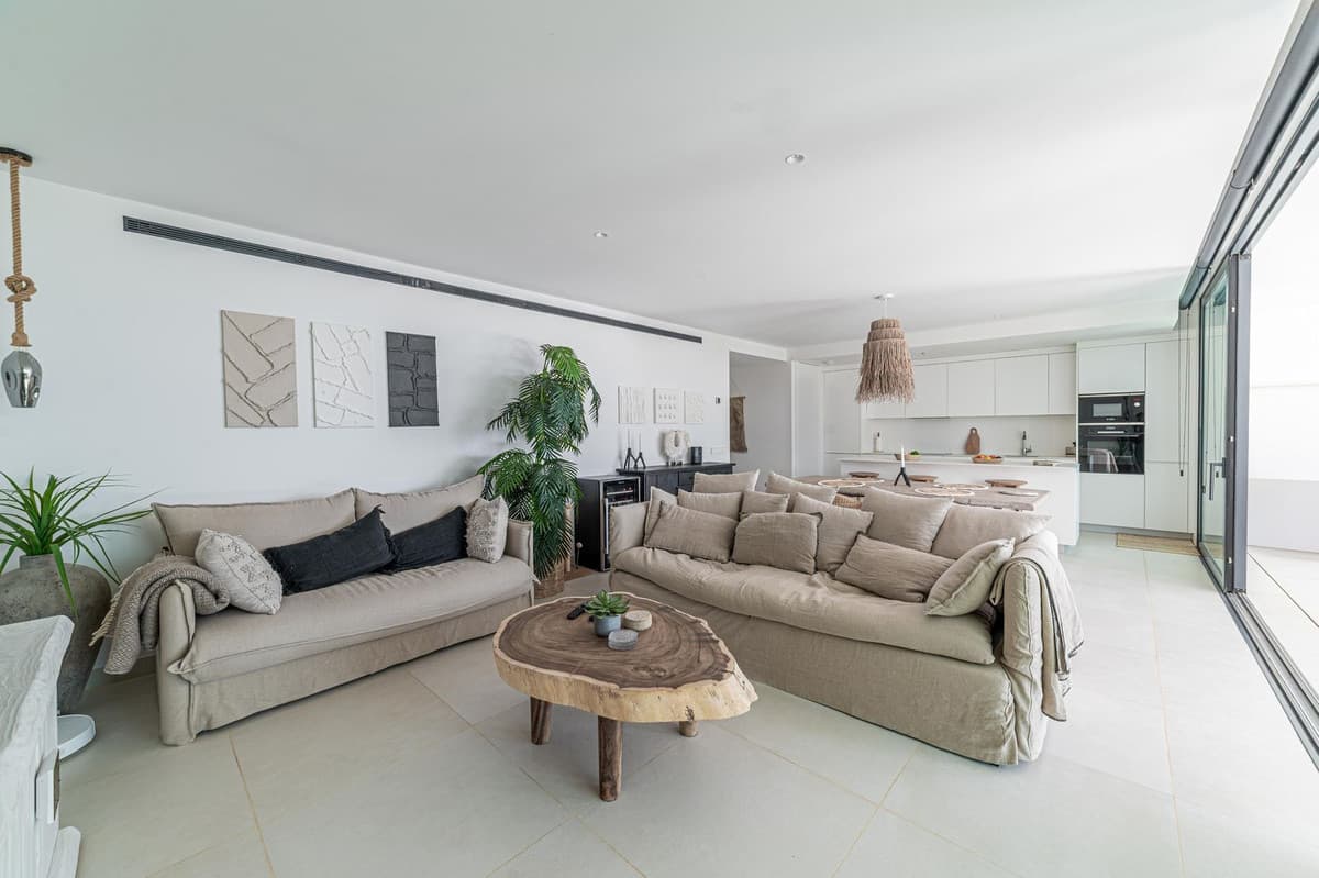 Ground Floor Apartment in Higueron — photo 3 of 10