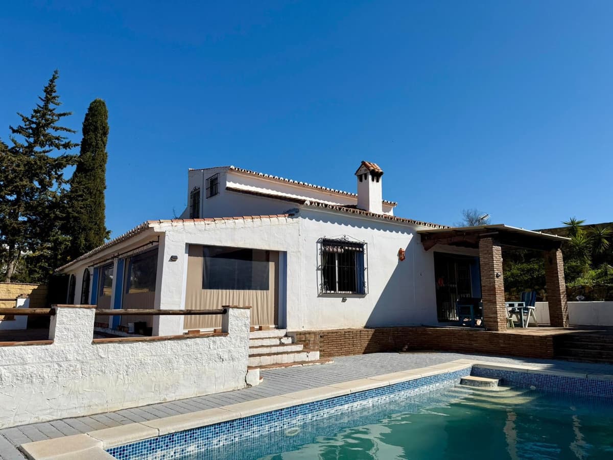 Detached Villa in Valle Romano — photo 1 of 10