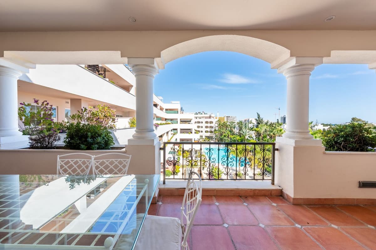 Middle Floor Apartment in Marbella — photo 5 of 10