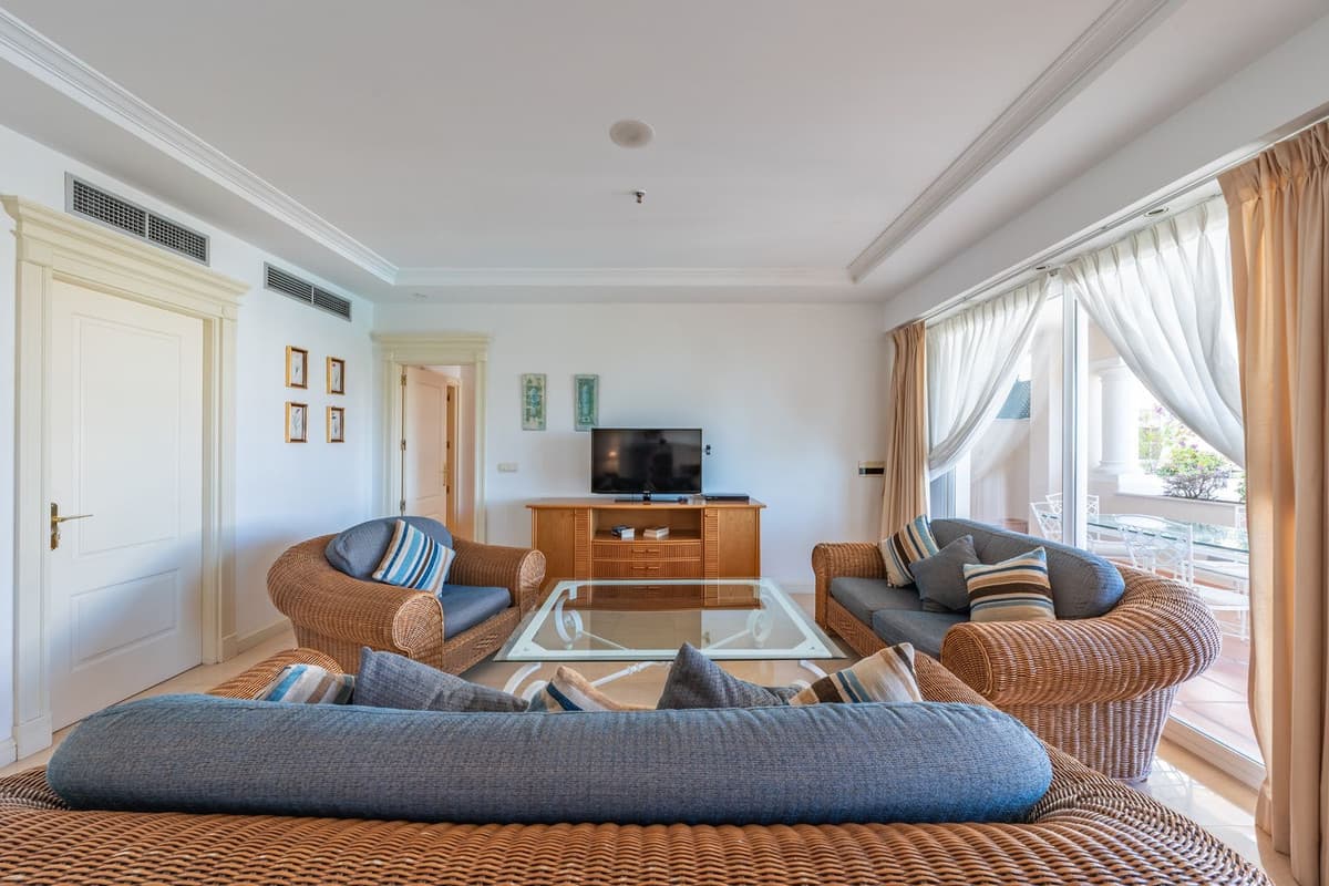 Middle Floor Apartment in Marbella — photo 8 of 10