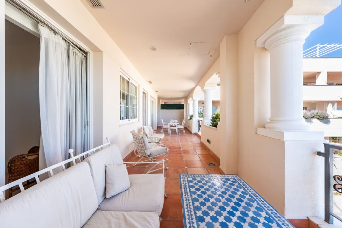 Middle Floor Apartment in Marbella — photo 9 of 10