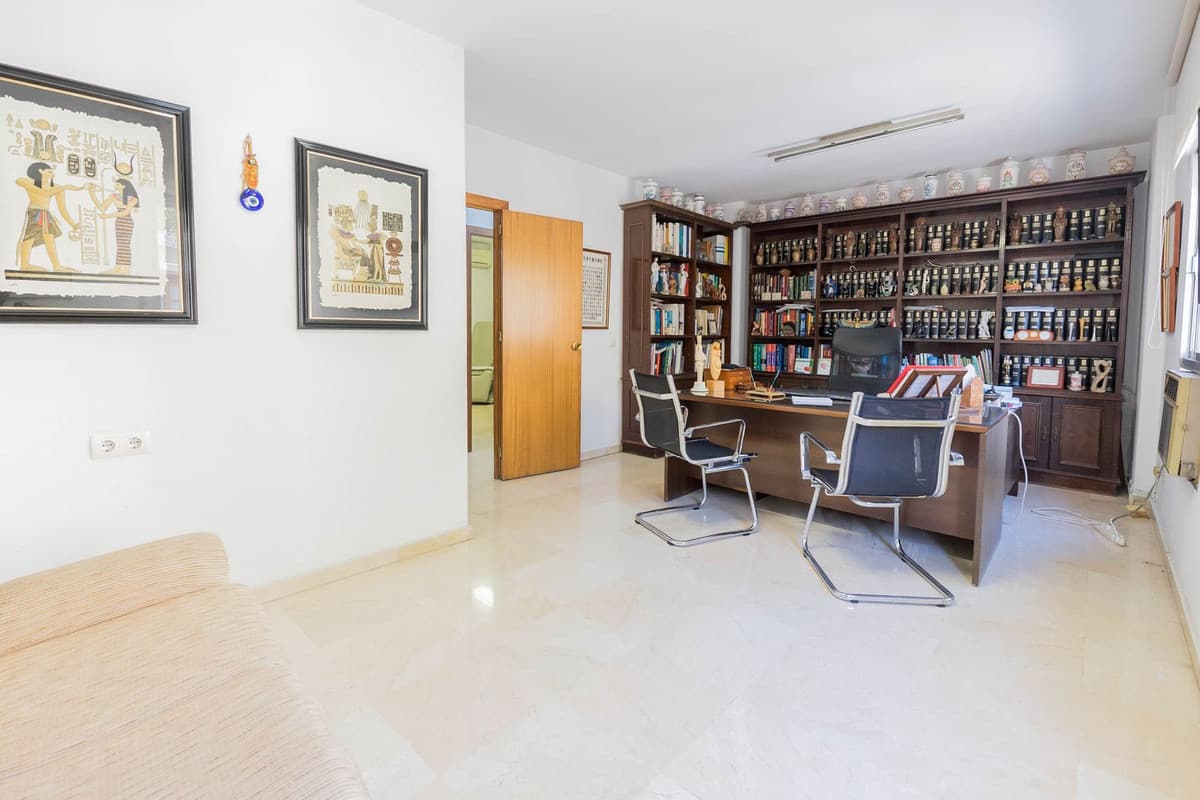 Middle Floor Apartment in Fuengirola — photo 7 of 10