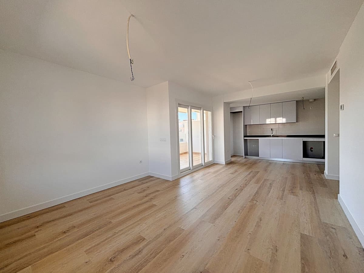Middle Floor Apartment in Nueva Andalucía — photo 2 of 10