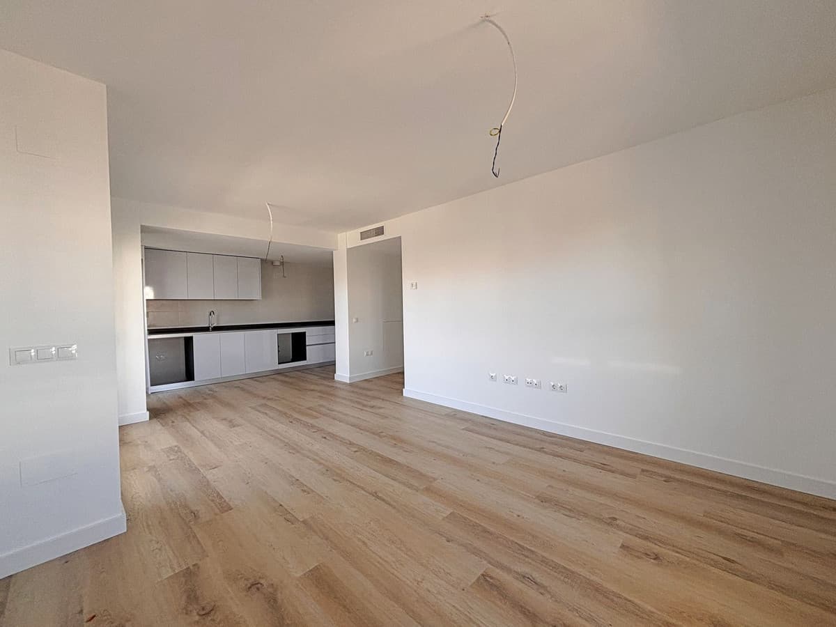 Middle Floor Apartment in Nueva Andalucía — photo 5 of 10