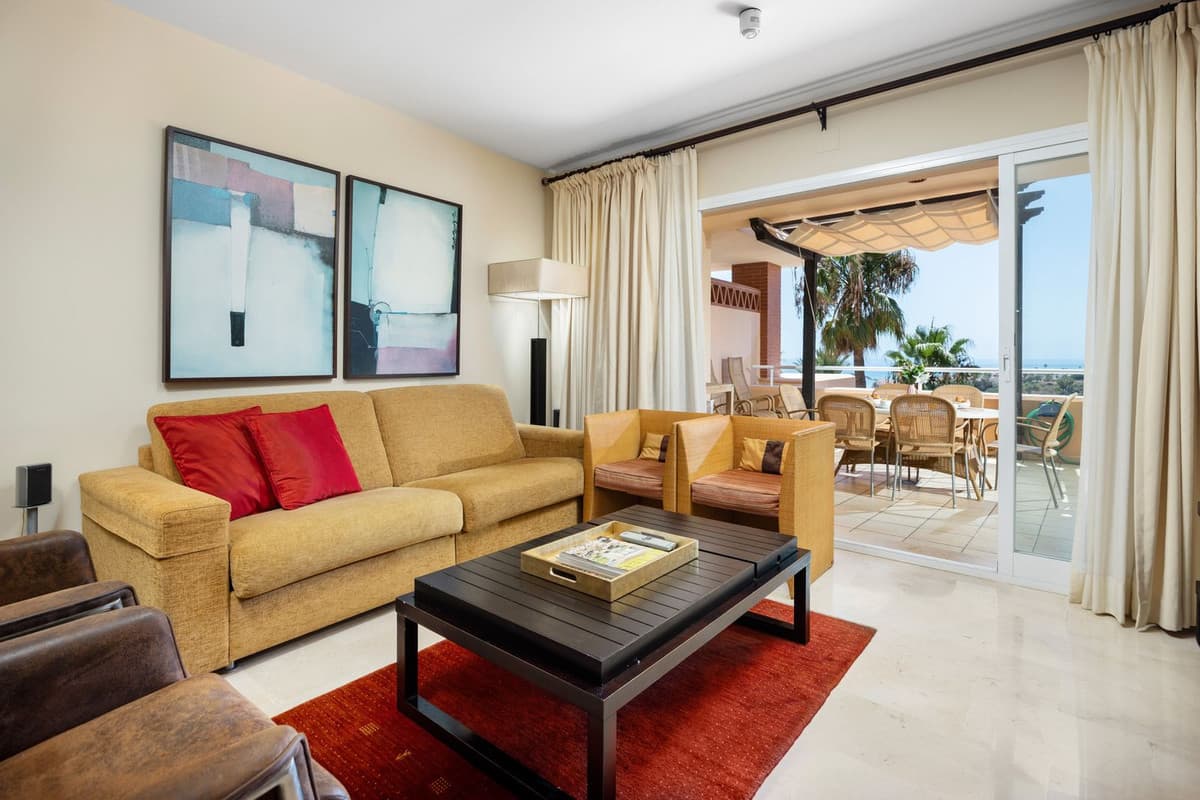 Middle Floor Apartment in Mijas Costa — photo 5 of 10