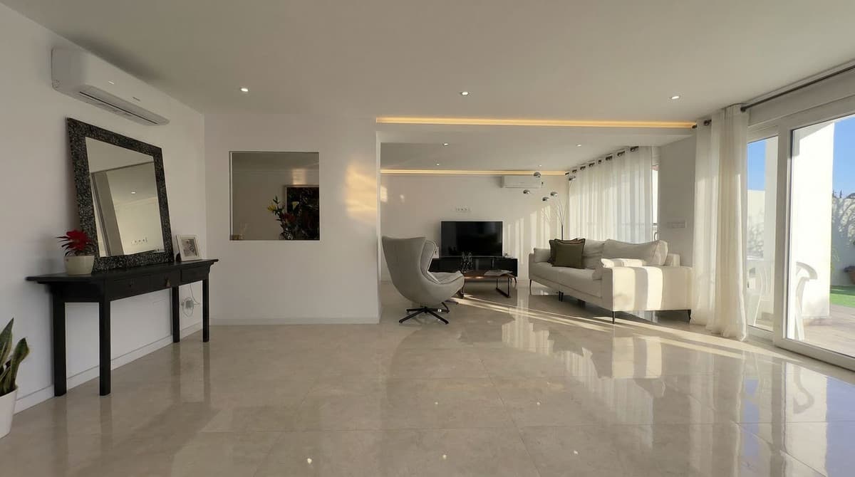 Semi-Detached House in Calahonda — photo 8 of 10