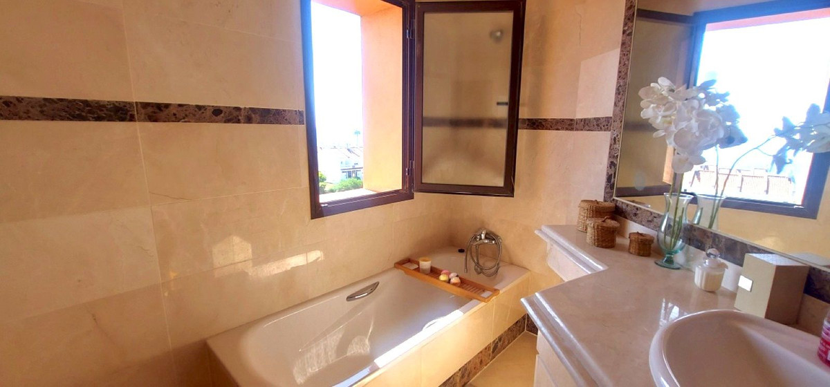 Duplex in Manilva — photo 10 of 10