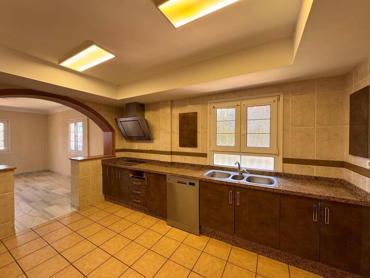 Detached Villa in Estepona — photo 4 of 10