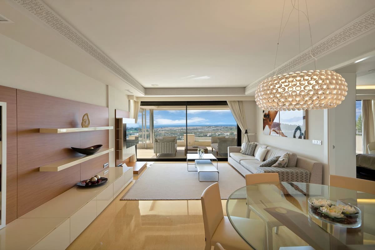 Middle Floor Apartment in Nueva Andalucía — photo 1 of 10