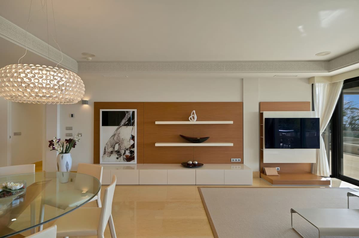 Middle Floor Apartment in Nueva Andalucía — photo 3 of 10