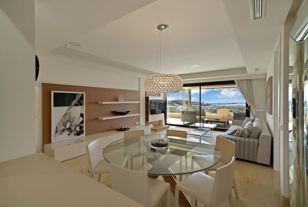 Middle Floor Apartment in Nueva Andalucía — photo 4 of 10