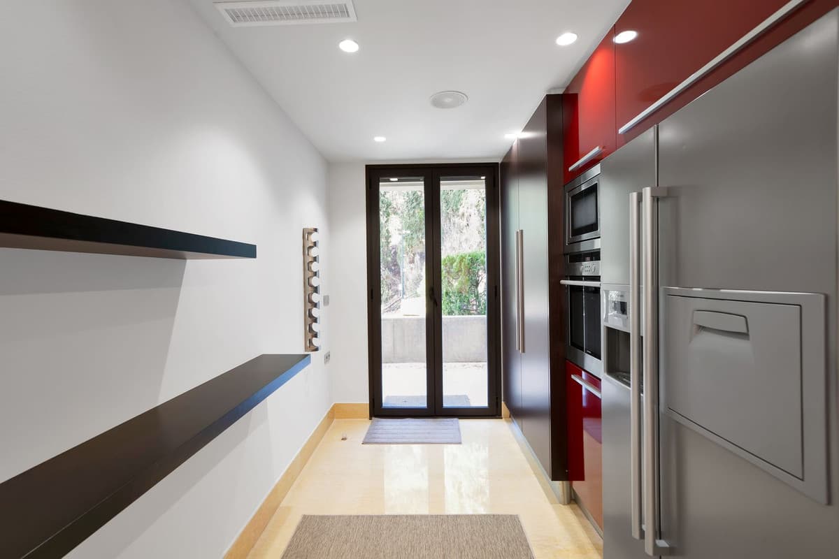 Middle Floor Apartment in Nueva Andalucía — photo 8 of 10