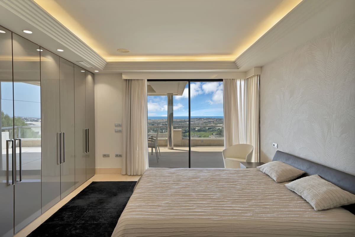 Middle Floor Apartment in Nueva Andalucía — photo 10 of 10