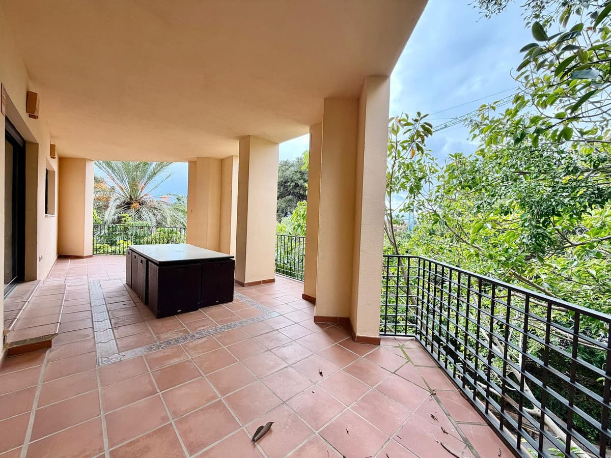 Top Floor Apartment in Puerto Banús — photo 1 of 10