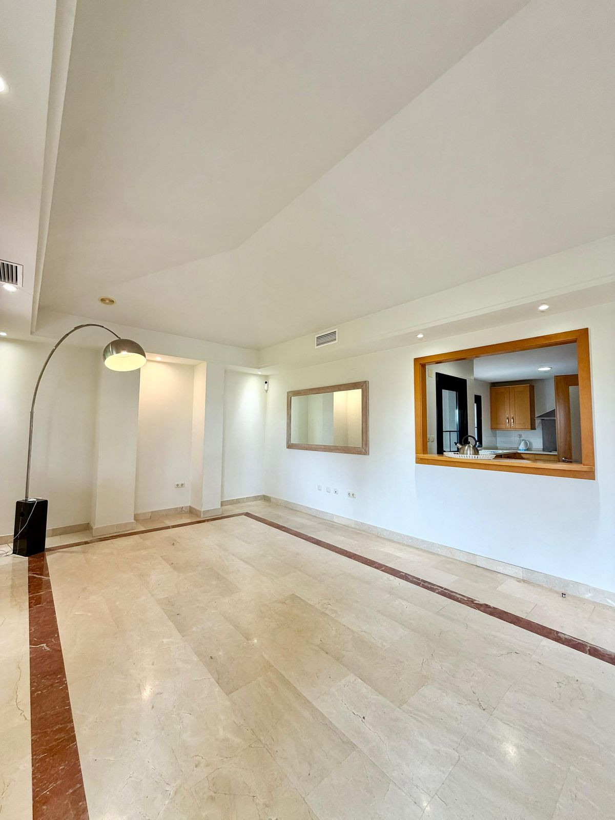 Top Floor Apartment in Puerto Banús — photo 7 of 10
