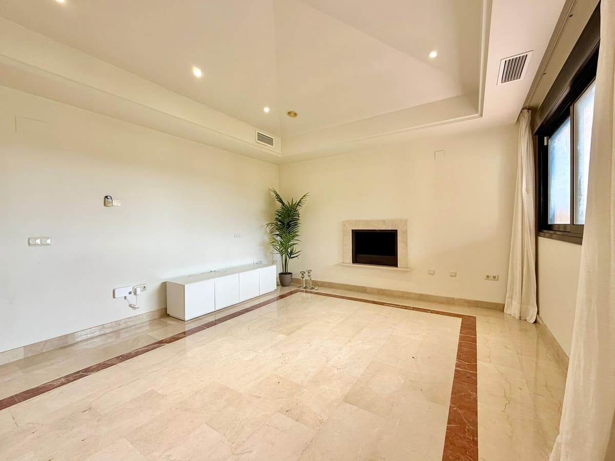 Top Floor Apartment in Puerto Banús — photo 8 of 10