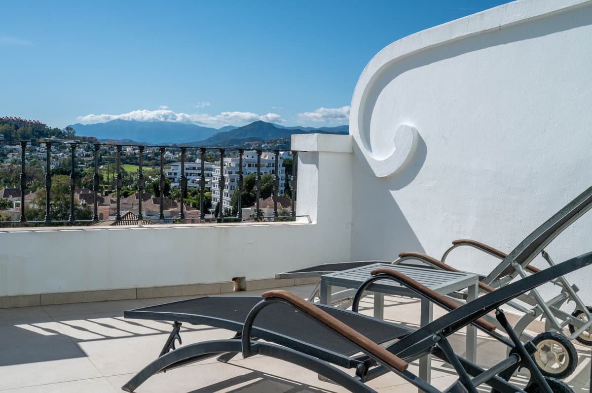Townhouse in Nueva Andalucía — photo 4 of 10