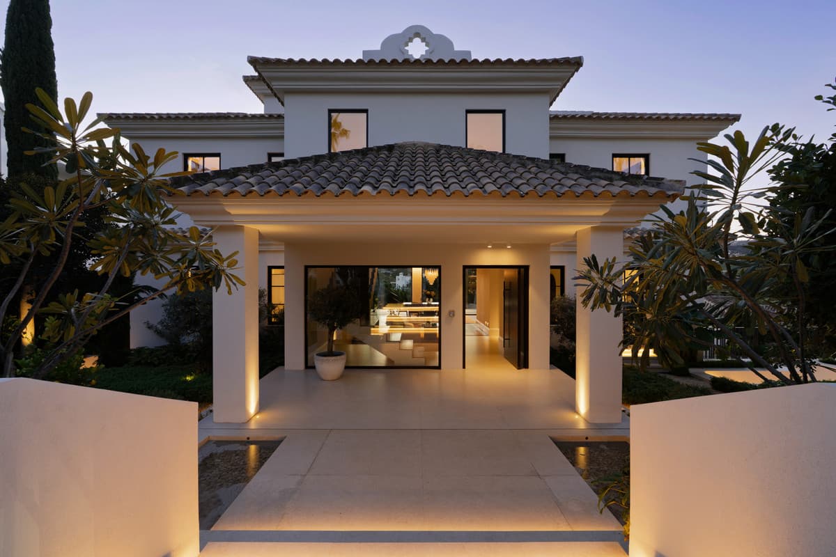Detached Villa in Nueva Andalucía — photo 3 of 10