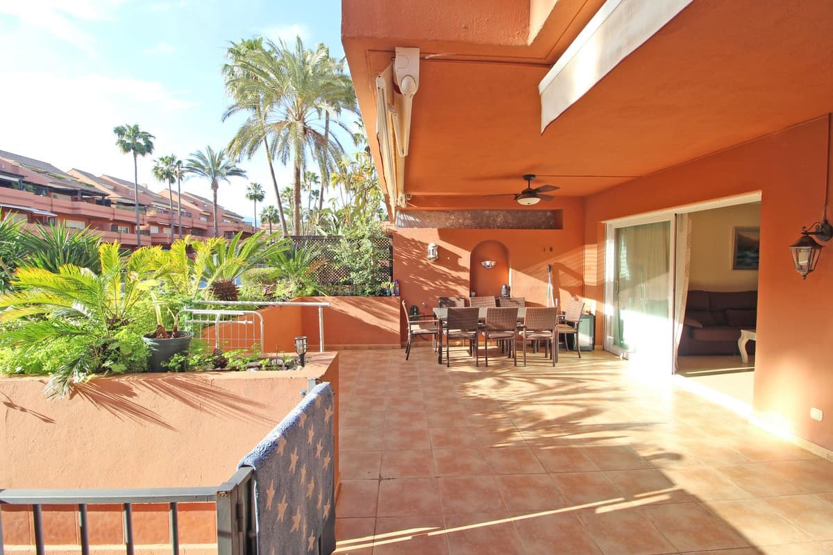 Ground Floor Apartment in Puerto Banús — photo 2 of 10