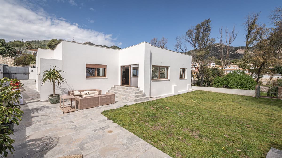 Detached Villa in Benalmadena Pueblo — photo 4 of 10
