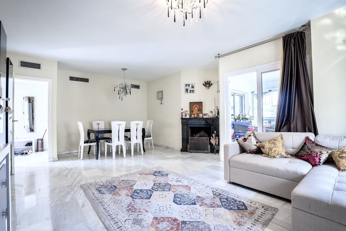 Middle Floor Apartment in Nueva Andalucía — photo 1 of 10