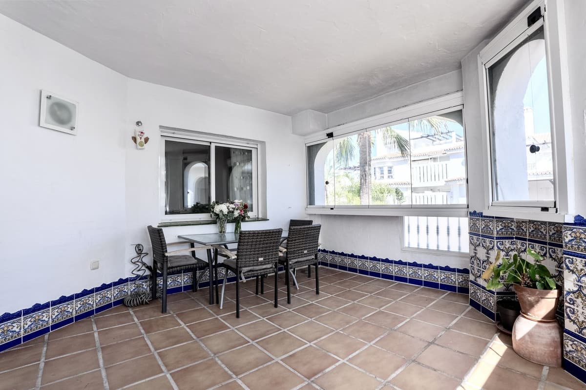 Middle Floor Apartment in Nueva Andalucía — photo 6 of 10