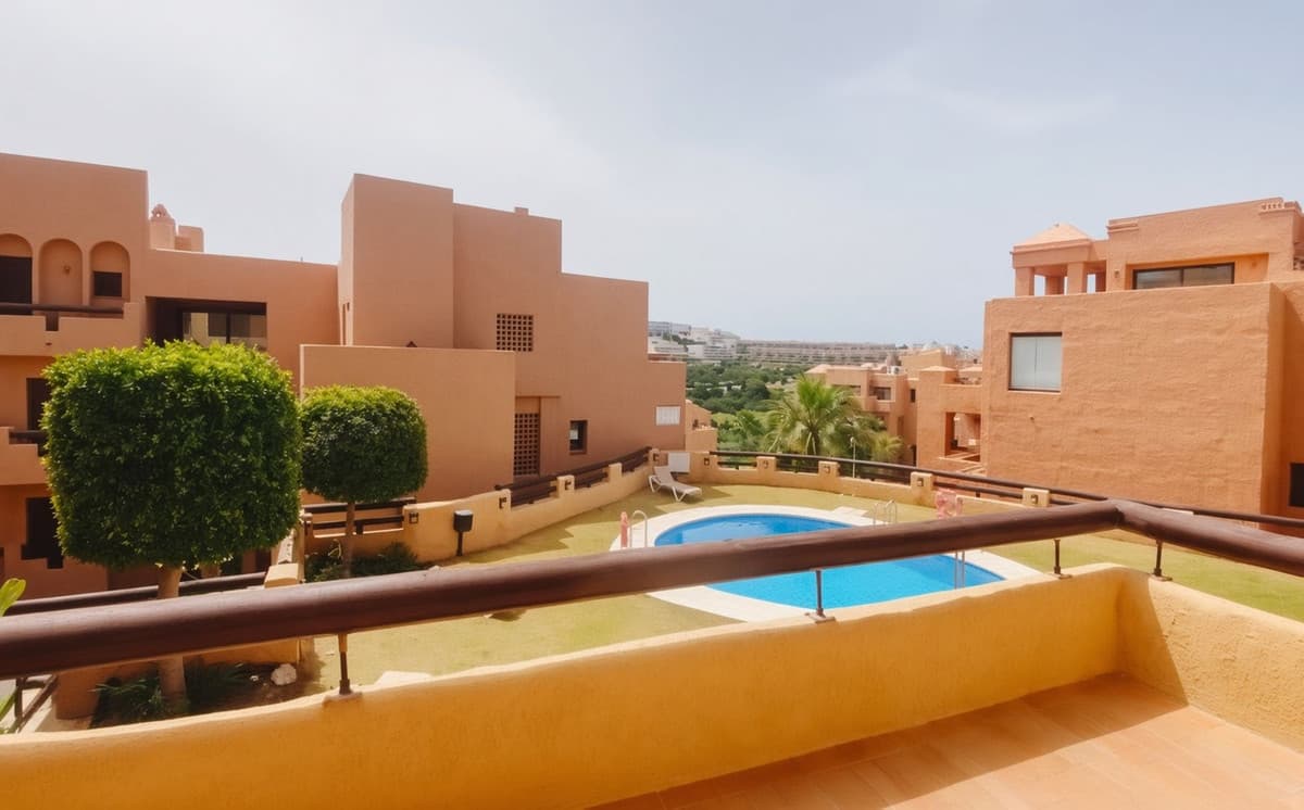 Ground Floor Apartment in La Duquesa — photo 2 of 10