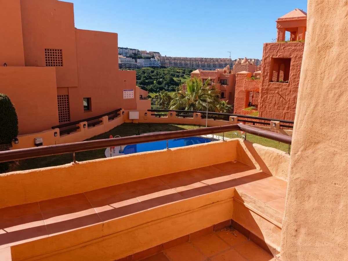 Ground Floor Apartment in La Duquesa — photo 3 of 10