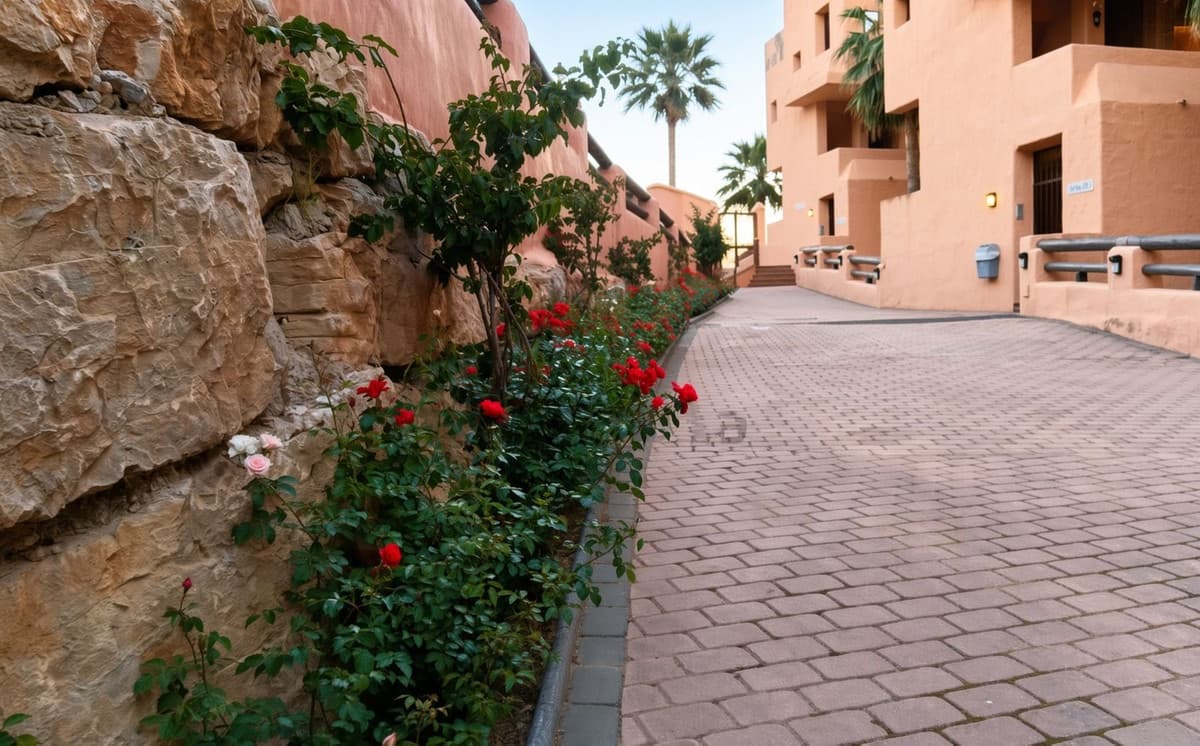 Ground Floor Apartment in La Duquesa — photo 4 of 10