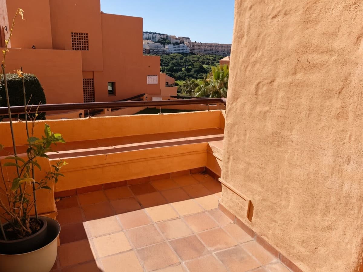 Ground Floor Apartment in La Duquesa — photo 5 of 10