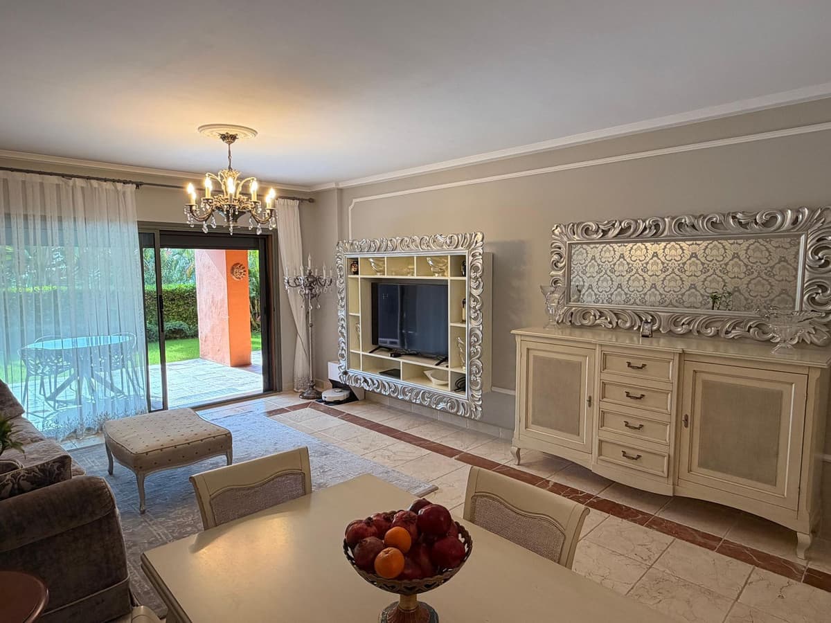 Ground Floor Apartment in Estepona — photo 5 of 10