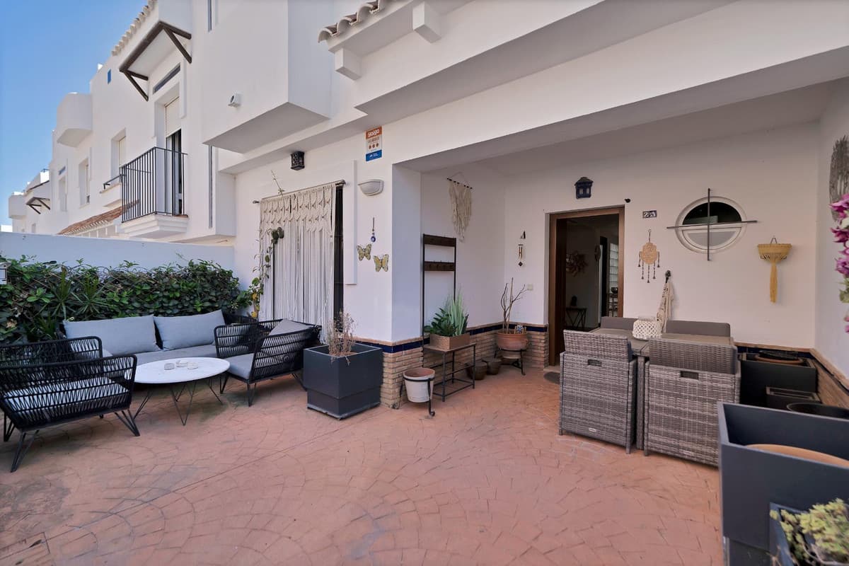 Townhouse in Fuengirola — photo 3 of 10