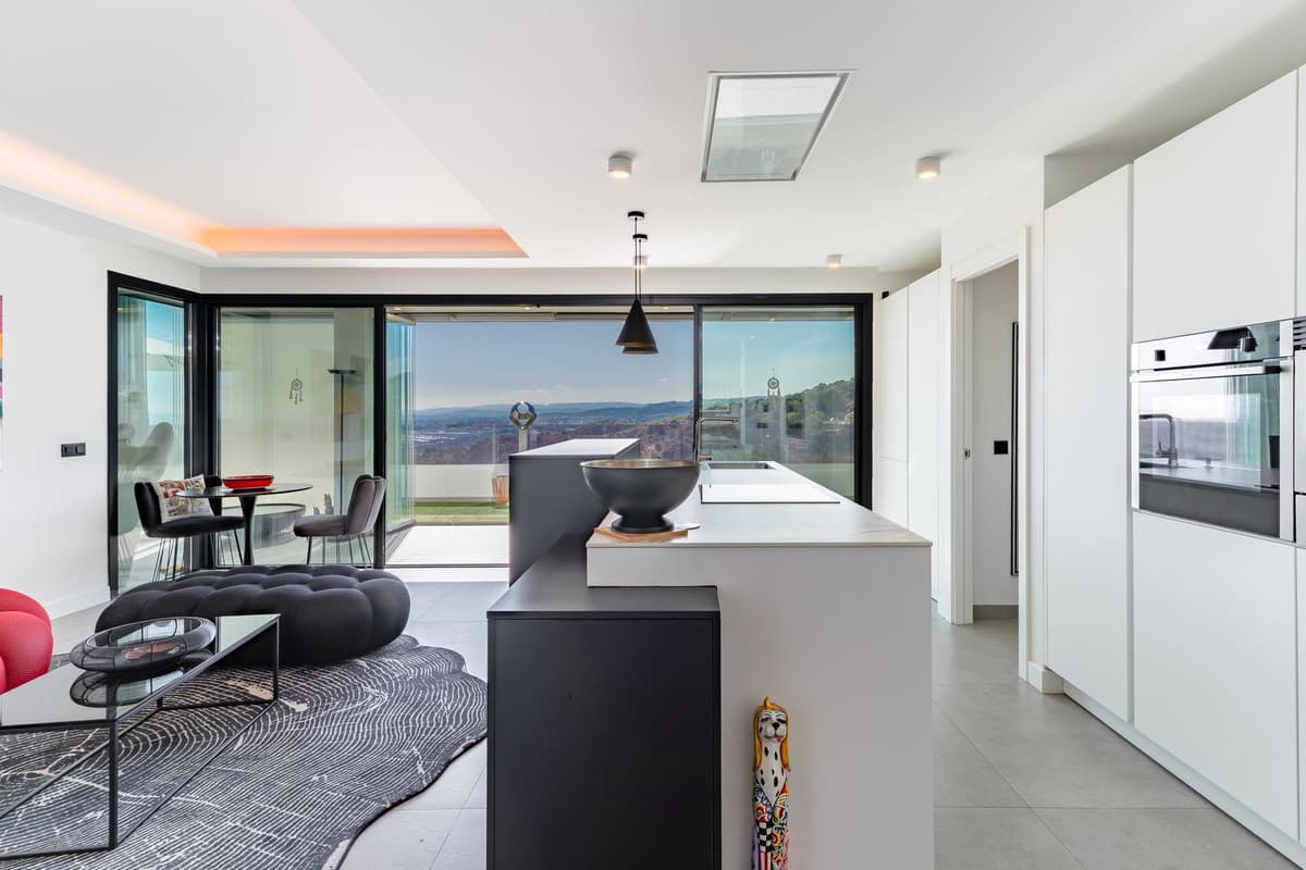 Penthouse in Estepona — photo 1 of 10