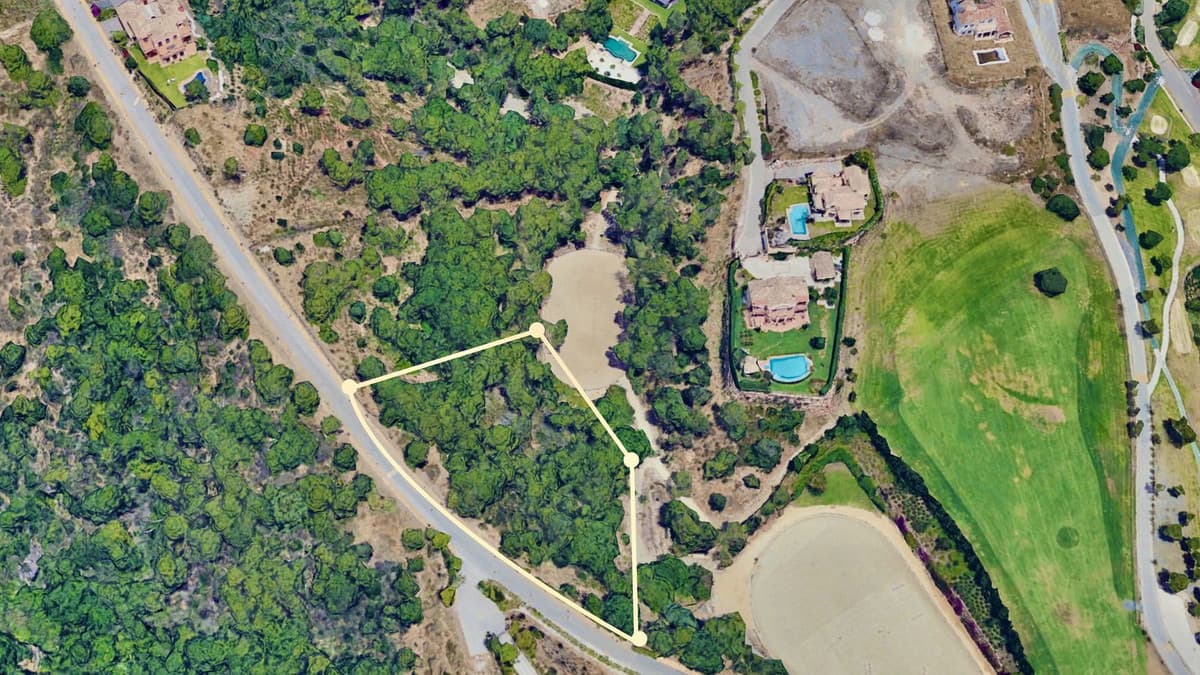 Residential Plot in Benahavís — photo 2 of 10