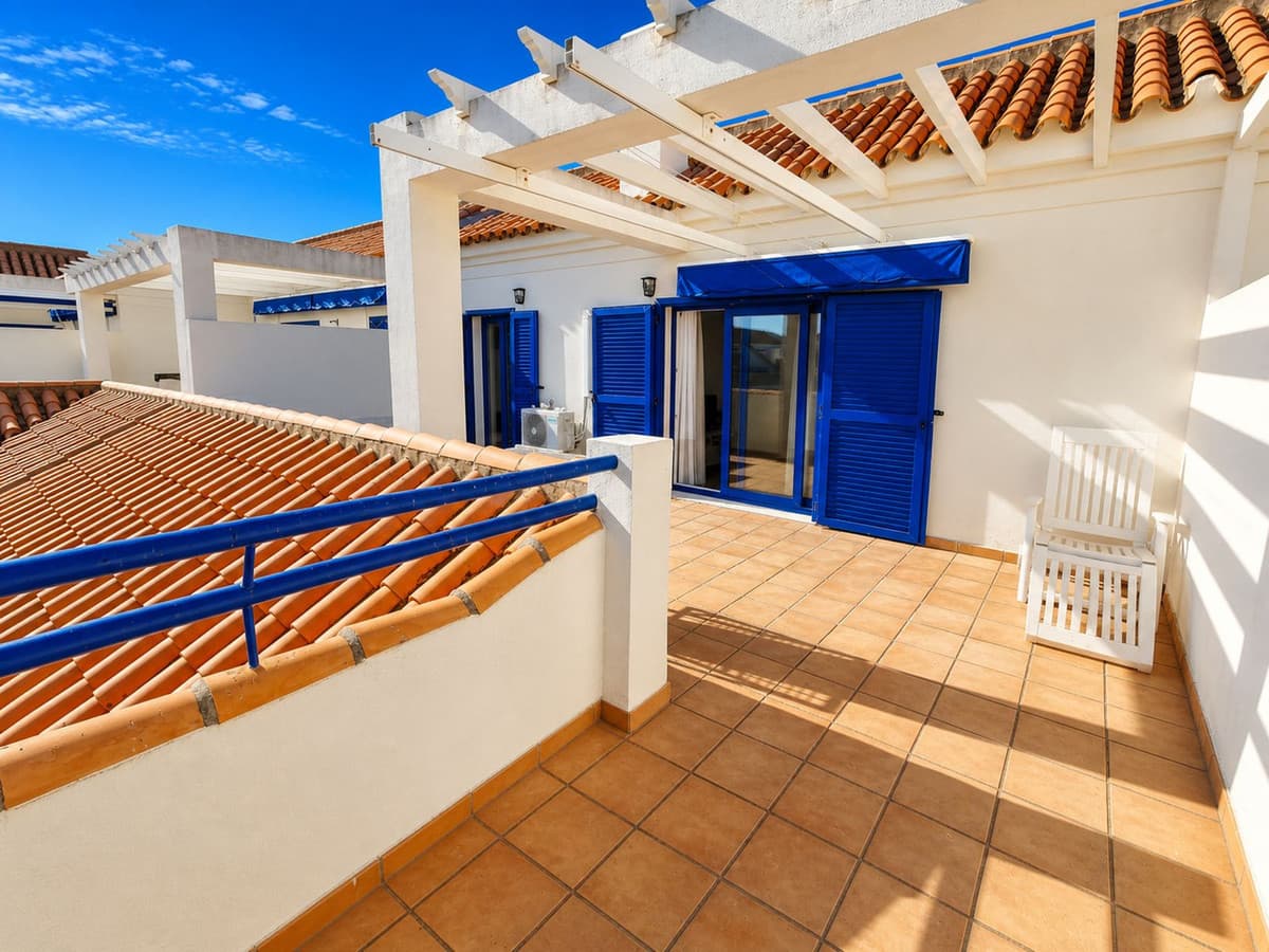 Penthouse in San Luis de Sabinillas — photo 3 of 10
